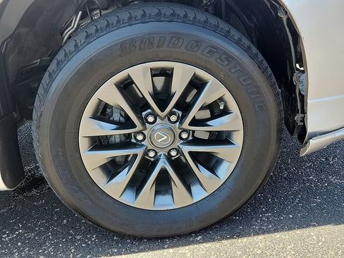 Used 2018 Lexus GX 460 Luxury w/ Sport Design Package AWD/4WD image 7