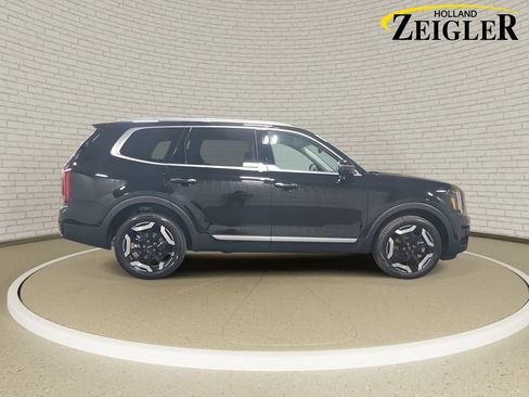 New 2025 Kia Telluride S image 4
