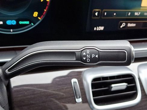 Used 2023 Mercedes-Benz GLS 450 4MATIC image 15