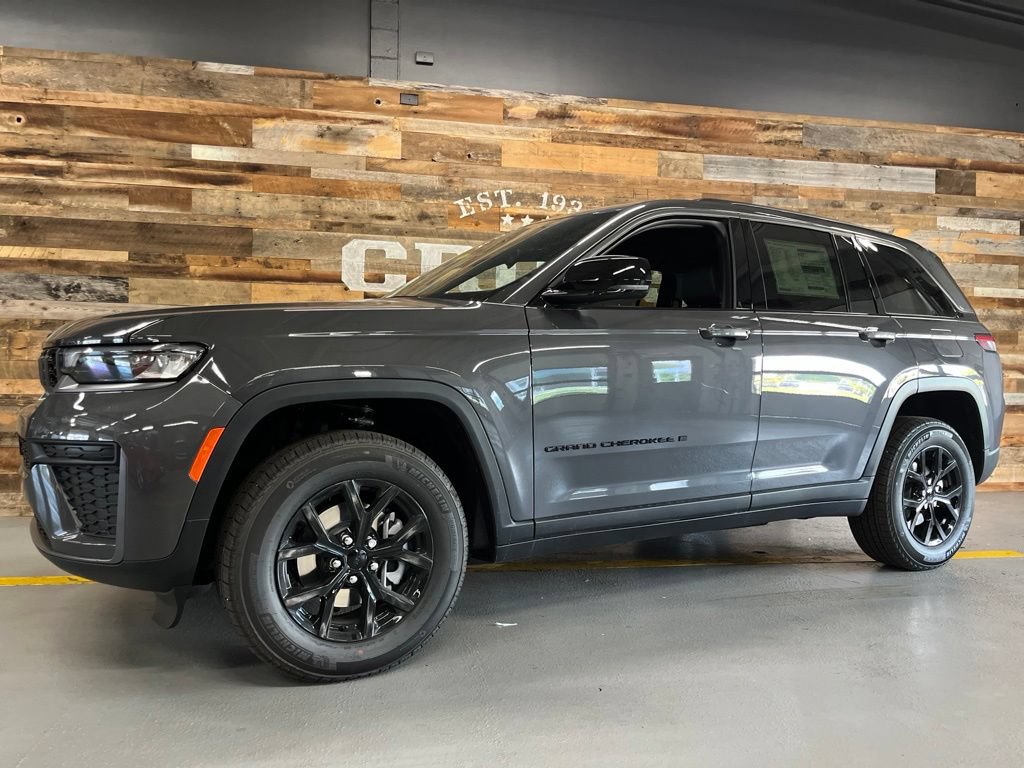 New 2026 Jeep Grand Cherokee Altitude AWD/4WD image 50