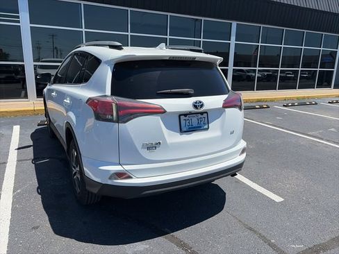 Used 2016 Toyota RAV4 LE FWD image 3