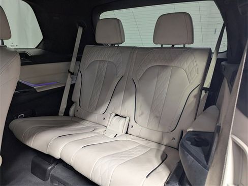 Used 2019 BMW X7 xDrive50i w/ Dynamic Handling Package image 9