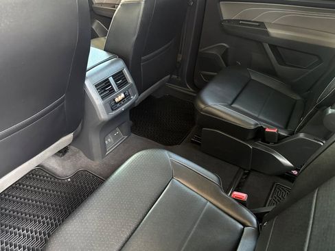 Used 2022 Volkswagen Atlas SEL image 9