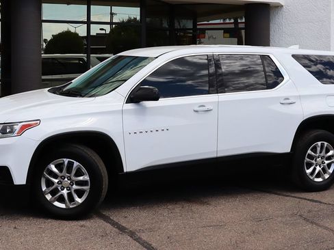 Used 2021 Chevrolet Traverse LS w/ LPO, Cargo Package FWD image 4