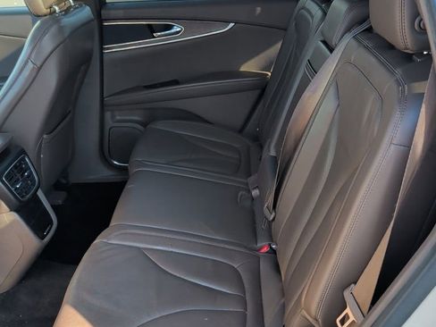 Used 2016 Lincoln MKX Reserve w/ Technology Package image 8