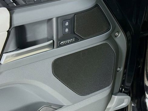 Certified 2025 Land Rover Defender 110 X-Dynamic SE image 21