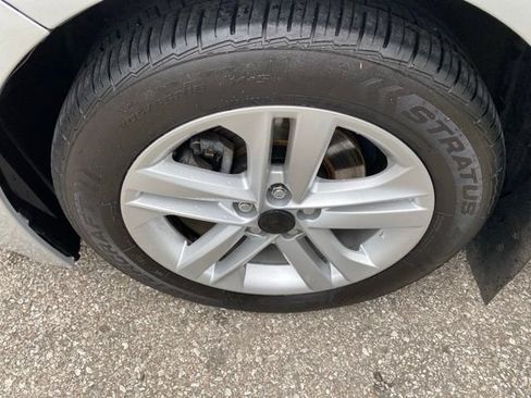 Used 2019 Toyota Corolla SE w/ SE Option Package FWD image 32
