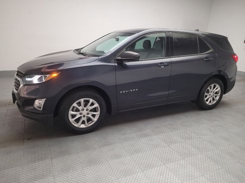Used 2019 Chevrolet Equinox LS FWD image 2