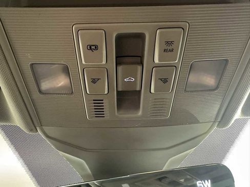 Used 2022 Volkswagen Jetta SE w/ Panoramic Sunroof Package image 40