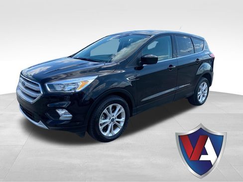 Used 2019 Ford Escape SE FWD image 1