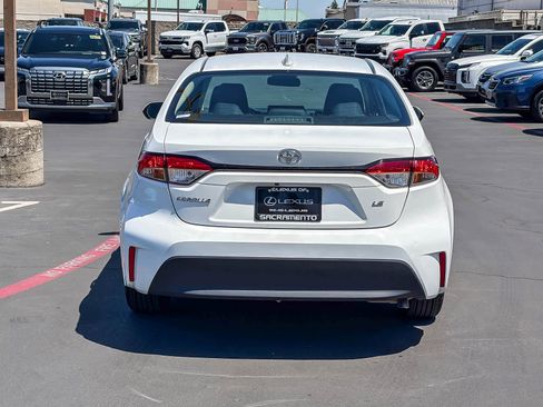 Used 2023 Toyota Corolla LE FWD image 3