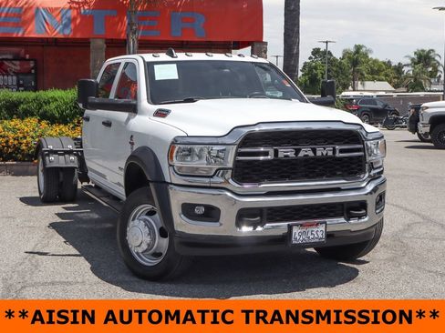 Used 2022 RAM 5500 Tradesman w/ Chrome Appearance Group AWD/4WD image 2