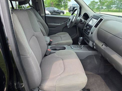 Used 2021 Nissan Frontier SV w/ Midnight Edition Floor Mats AWD/4WD image 5