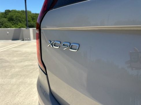 Certified 2025 Volvo XC90 T8 Ultra AWD/4WD image 39