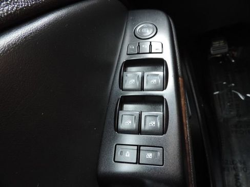 Used 2016 Chevrolet Suburban LT RWD image 28