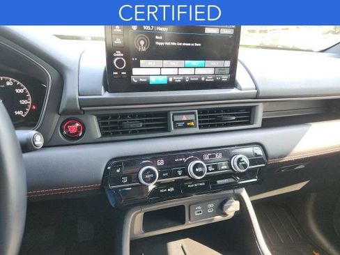 Used 2023 Honda Pilot TrailSport image 17