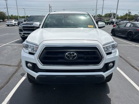 Used 2023 Toyota Tacoma SR5 w/ Technology Package image 13