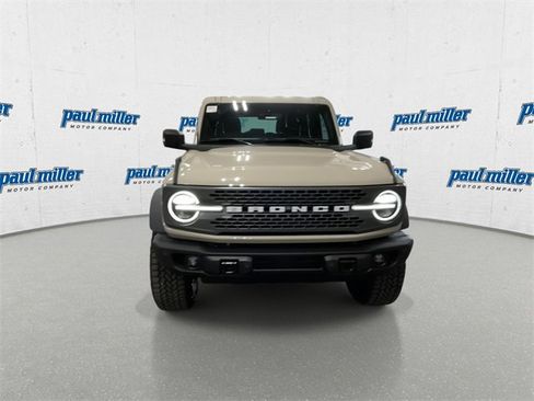 New 2025 Ford Bronco Badlands image 4