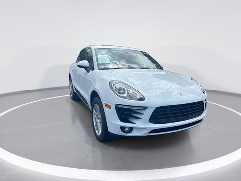 Used 2017 Porsche Macan AWD/4WD image 2