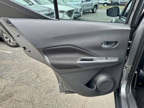 Used 2021 Nissan Kicks SV FWD image 13