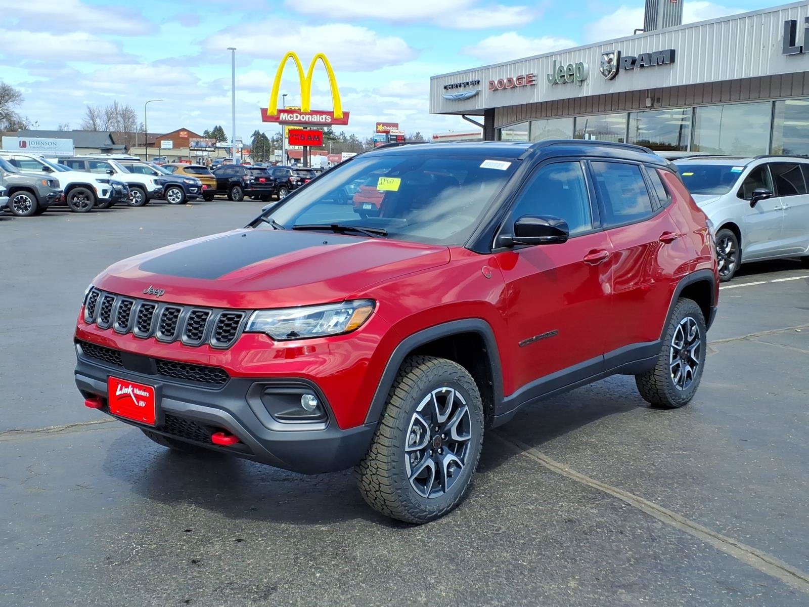 New 2026 Jeep Compass Trailhawk w/ Trailer Tow Group AWD/4WD image 5
