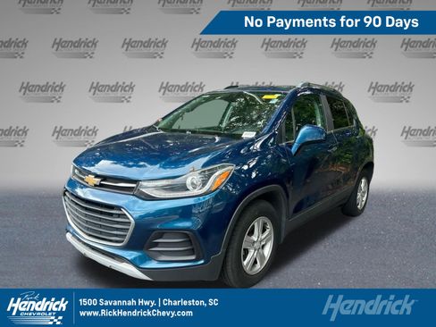 Used 2019 Chevrolet Trax LT w/ LT Convenience Package FWD image 1
