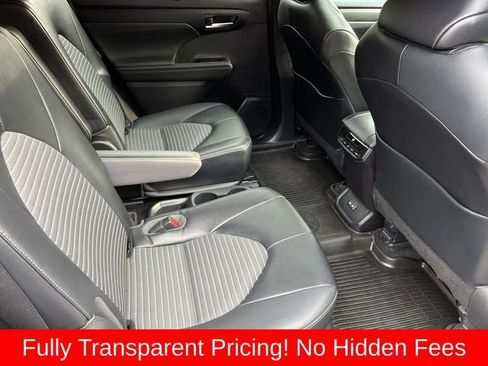 Used 2022 Toyota Highlander XSE AWD/4WD image 22