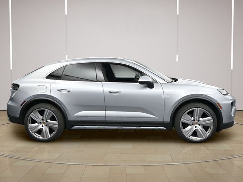 Certified 2025 Porsche Macan 4 Electric AWD/4WD image 26