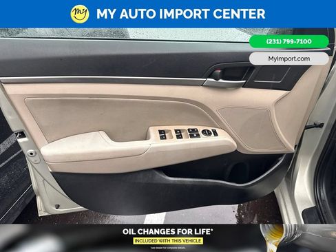 Used 2017 Hyundai Elantra Value Edition w/ Cargo Package FWD image 7