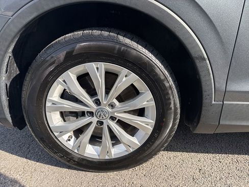 Used 2018 Volkswagen Tiguan S image 11