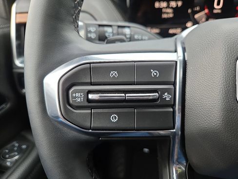 Used 2025 GMC Yukon Denali w/ Sun & Power Step Package AWD/4WD image 22