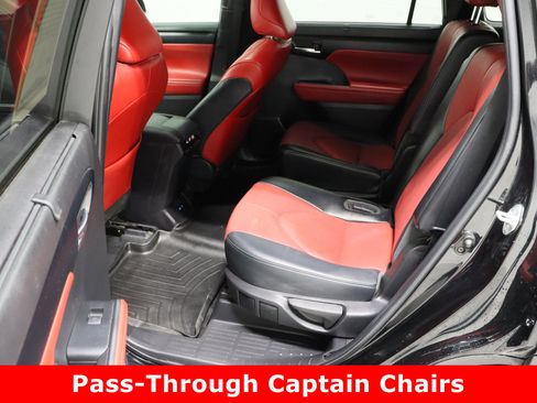 Used 2022 Toyota Highlander XSE image 30