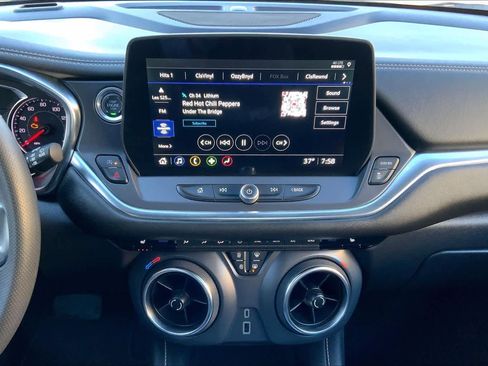 Used 2025 Chevrolet Blazer LT image 6