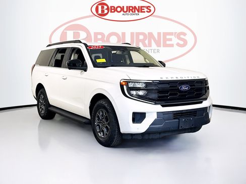 Used 2025 Ford Expedition Active AWD/4WD image 1