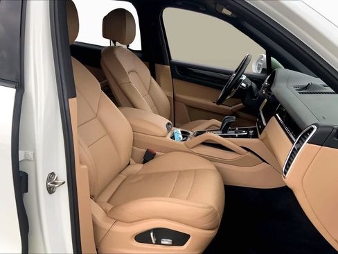 Used 2019 Porsche Cayenne AWD/4WD image 8