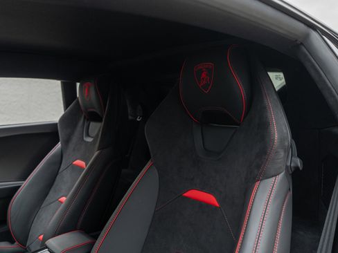 Used 2023 Lamborghini Huracan Tecnica image 25