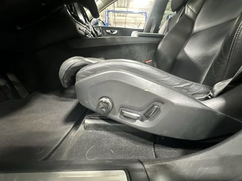 Used 2018 Volvo XC60 T6 Inscription w/ Convenience Package AWD/4WD image 18