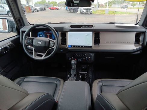 Used 2025 Ford Bronco Outer Banks AWD/4WD image 35