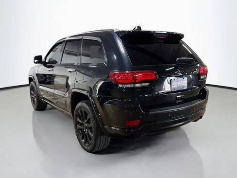Used 2019 Jeep Grand Cherokee Altitude AWD/4WD image 7