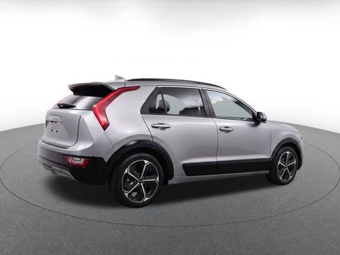 Used 2026 Kia Niro LX FWD image 9