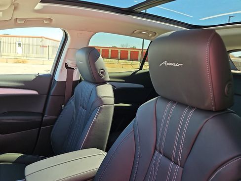 New 2026 Buick Envision Avenir image 11