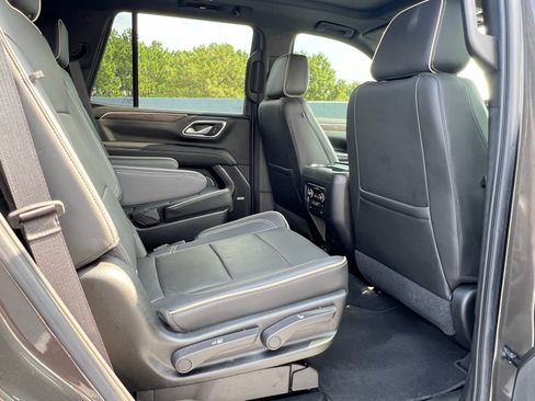 Used 2021 Chevrolet Tahoe Premier w/ Premium Package RWD image 19