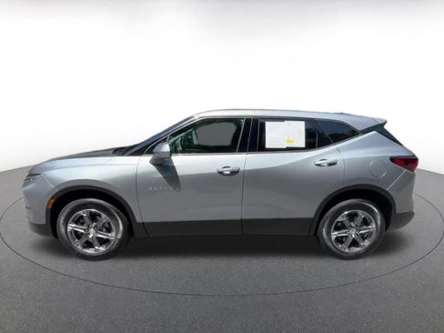 Used 2026 Chevrolet Blazer LT FWD image 9