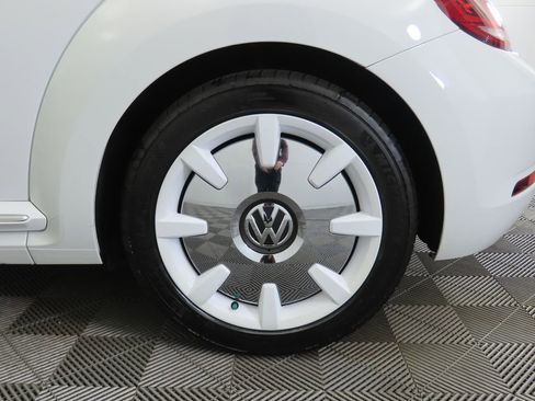 Used 2019 Volkswagen Beetle 2.0T Final Edition SEL image 35