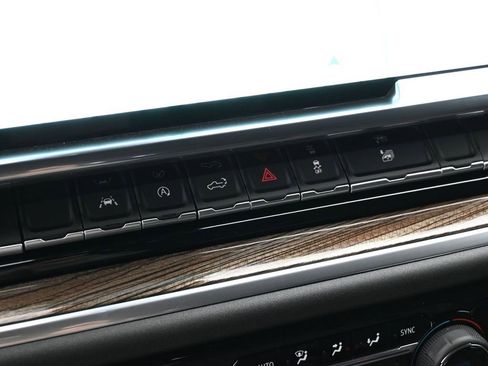 Used 2025 Chevrolet Silverado 1500 LT image 18