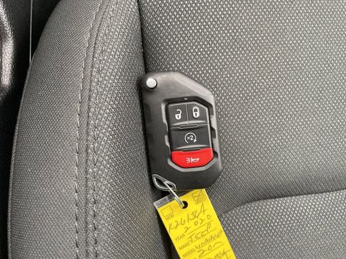 Used 2020 Jeep Wrangler Sport AWD/4WD image 22