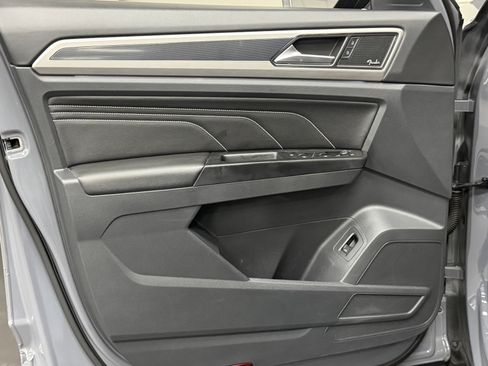 Used 2020 Volkswagen Atlas Cross Sport SEL Premium R-Line image 22