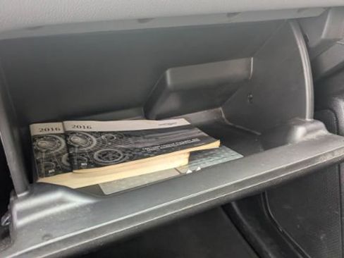 Used 2016 Chevrolet Colorado W/T image 35