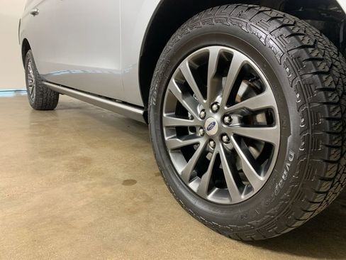 Used 2021 Ford Expedition Max Limited AWD/4WD image 6