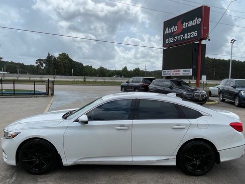 Used 2018 Honda Accord Touring image 5